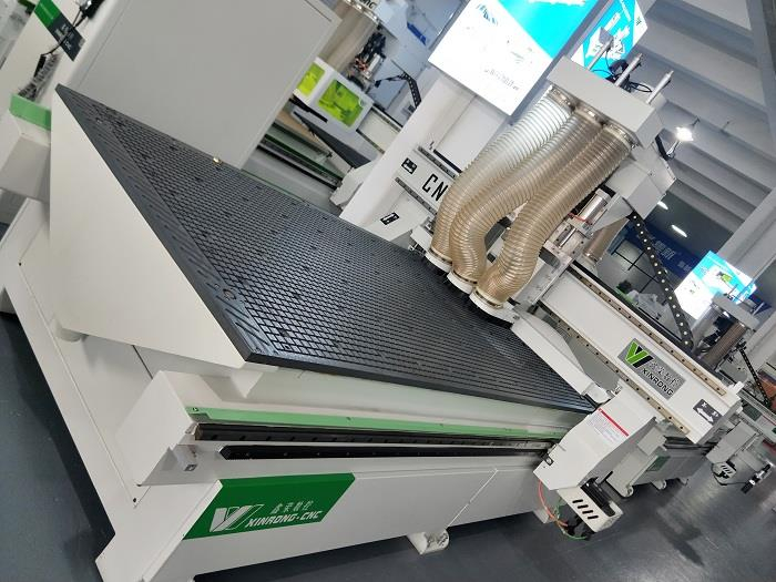 Mesin Pemotong CNC Papan Serpai MDF